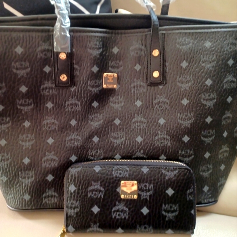 ❤️🔥 BEAUTIFUL 2 PIECE SET TOTE AND WALLET